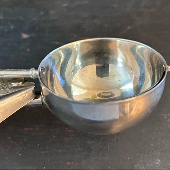 Hamilton Beach Model 78 Commercial Ice Cream Scoop White Handle Stainless Steel - Picture 4 of 6